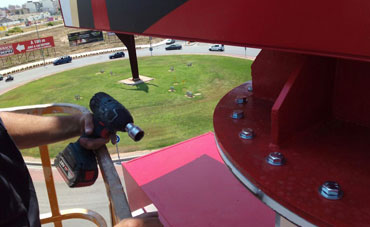 Mantenimiento de monopostes