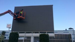 monoposte galvanizado con pantalla led