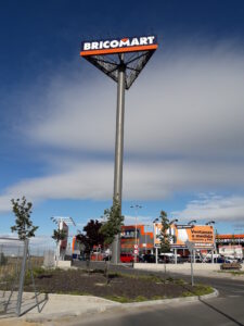 poste publicitario tricara