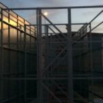 monoposte apertura en V