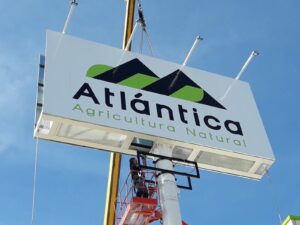 monoposte publicitario