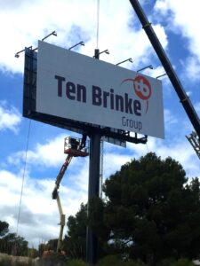 monoposte publicitario