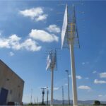 monopostes iluminado mediante focos LED